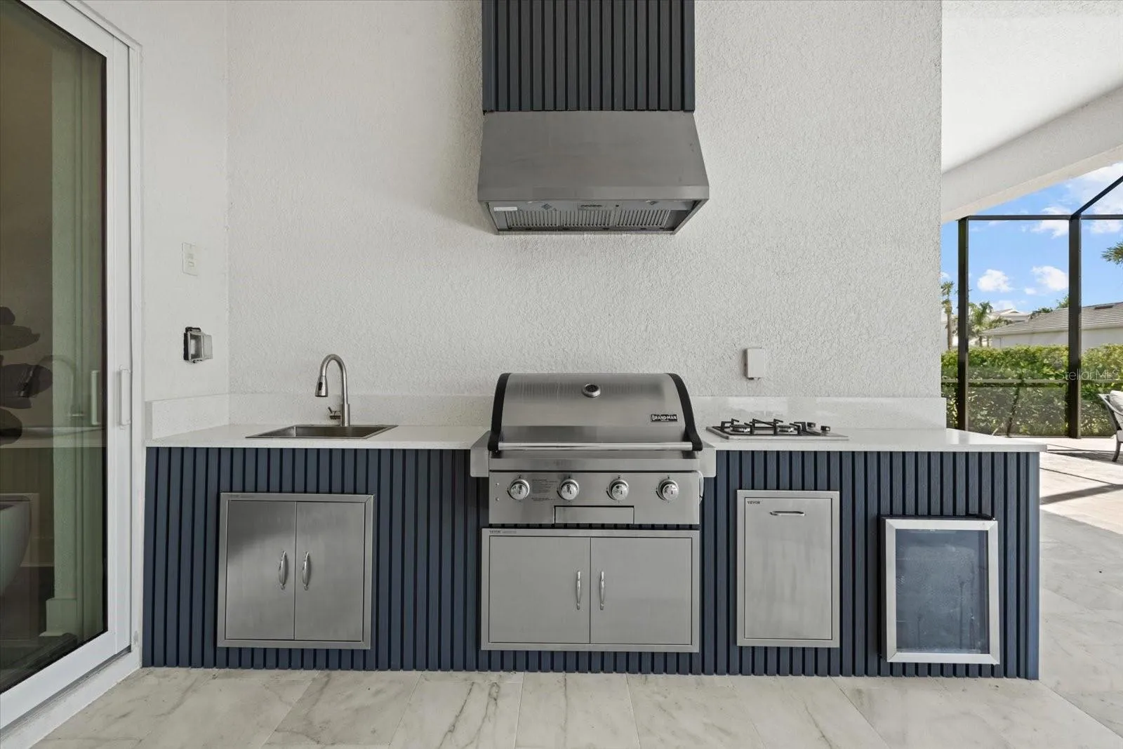 Outdoor Kitchen