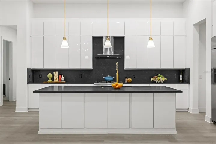 Kitchen Island w/extra Storage