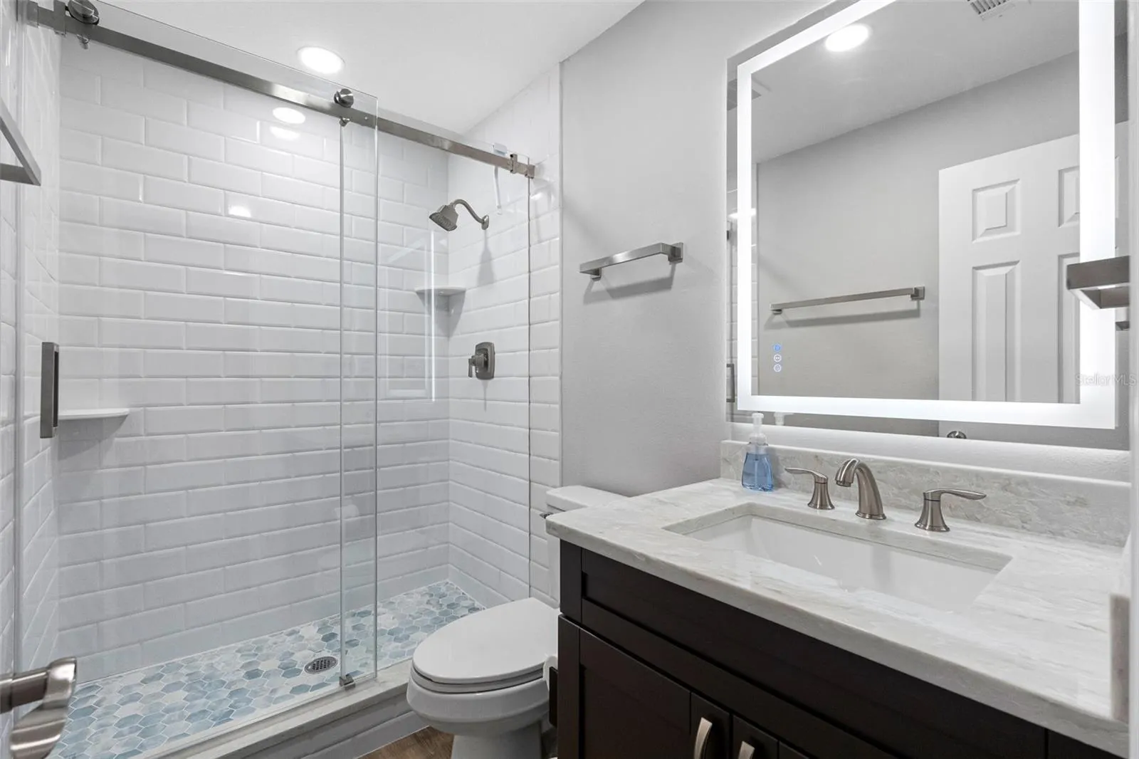 PRIMARY BEDROOM BATHROOM