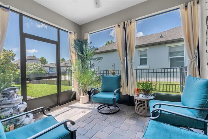 SCREENED LANAI