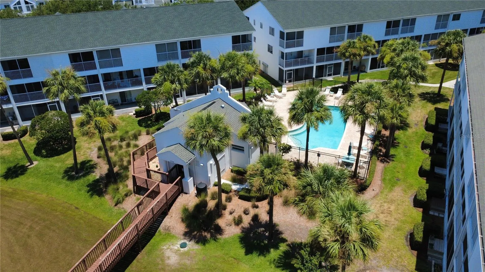 2 community pools