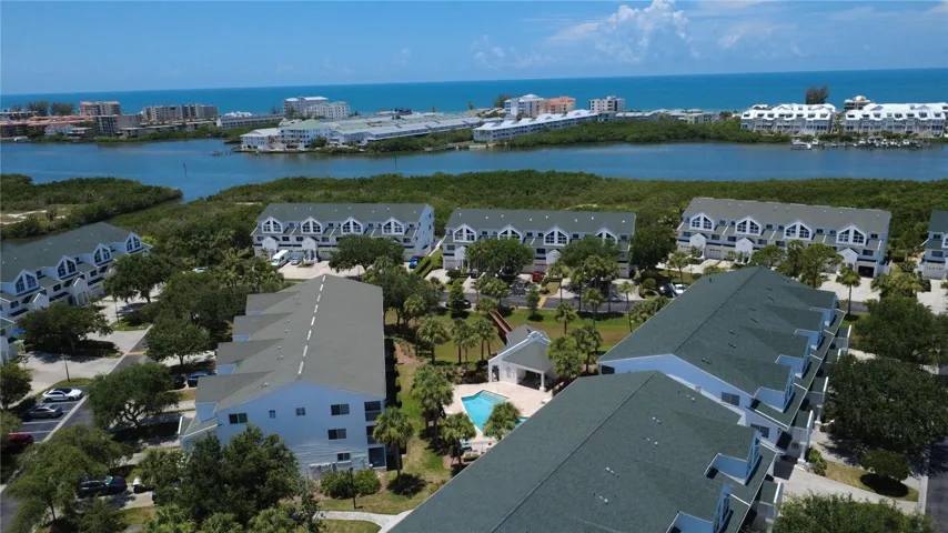 5 minutes to Gulf beaches