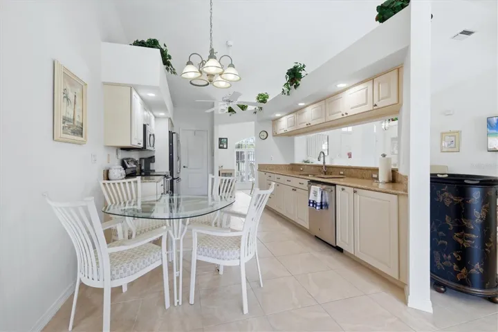 Breakfast Area &amp; Kitchen.