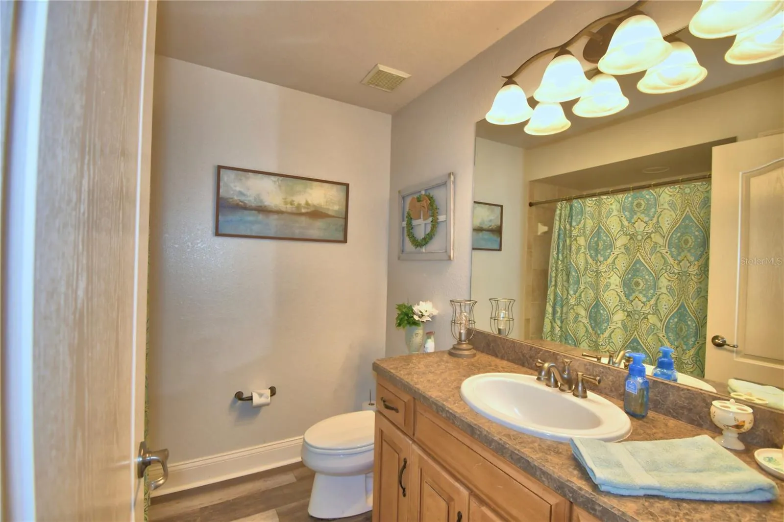 Upstairs Bathroom/Bathroom #3