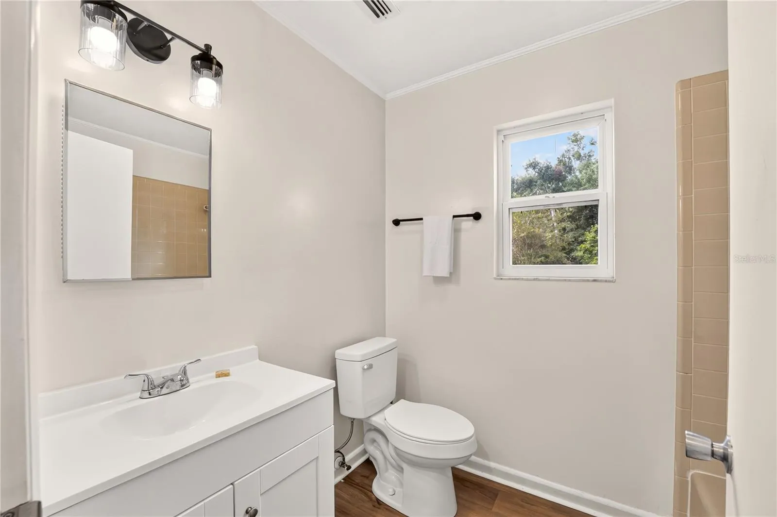 2nd bathroom
