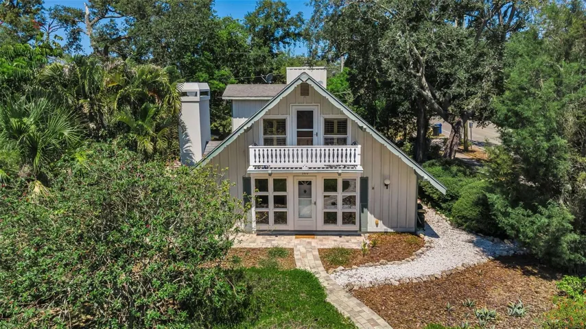 Welcome to 380 Colonial Court!