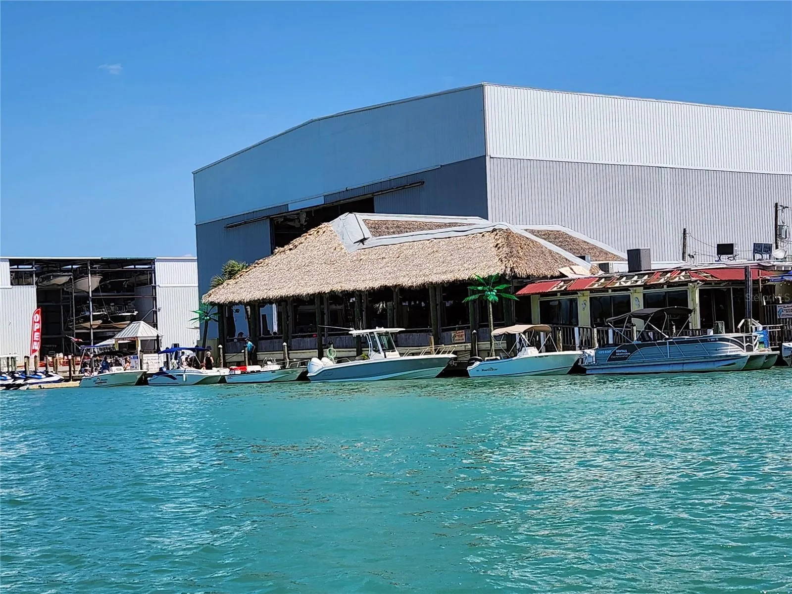 Gulf Harbor Marina is conveniently located next to Pops Sunset Grille and Pelican Alley Restaurant. When your done boating for the day enjoy a bite to eat or a refreshing drink.