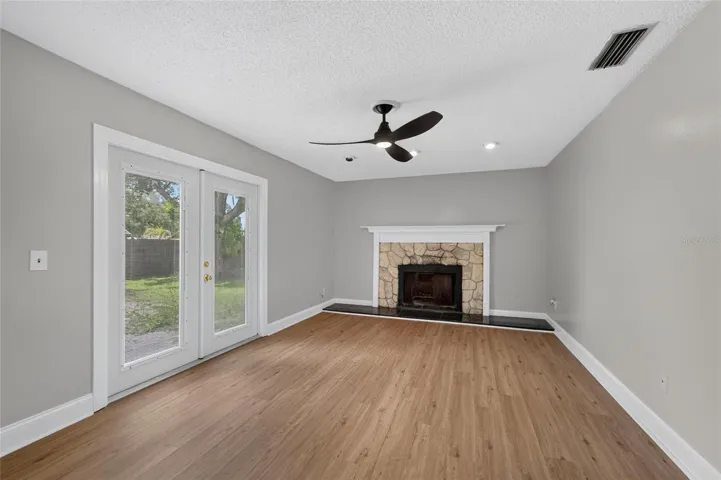 Family Room/Fireplace