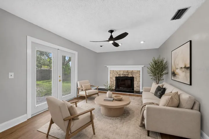 Family Room/Fireplace