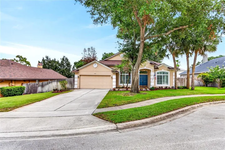 good sized front driveway