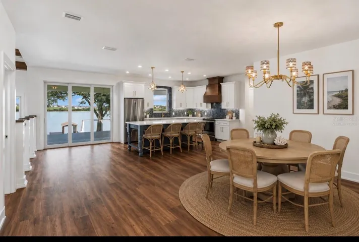 Dining/KitchenVIRTUALLY STAGED