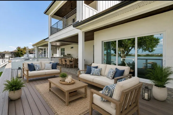 VIRTUALLY STAGEDentertaining space