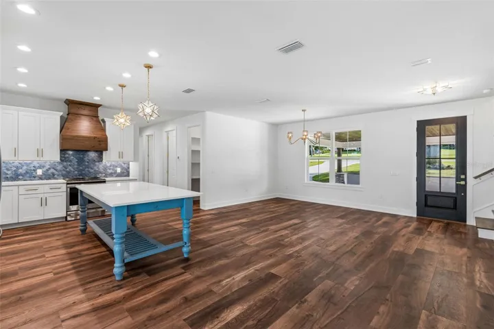Dining/Kitchen Area