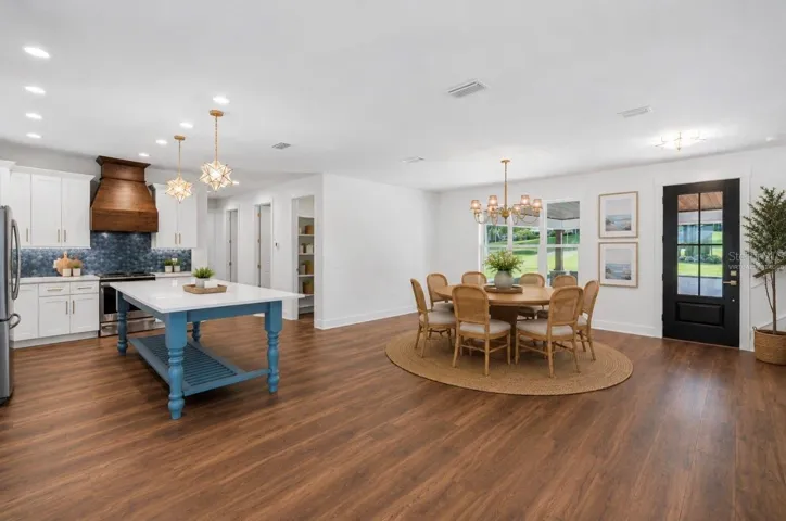 Kitchen/DiningVIRTUALLY STAGED