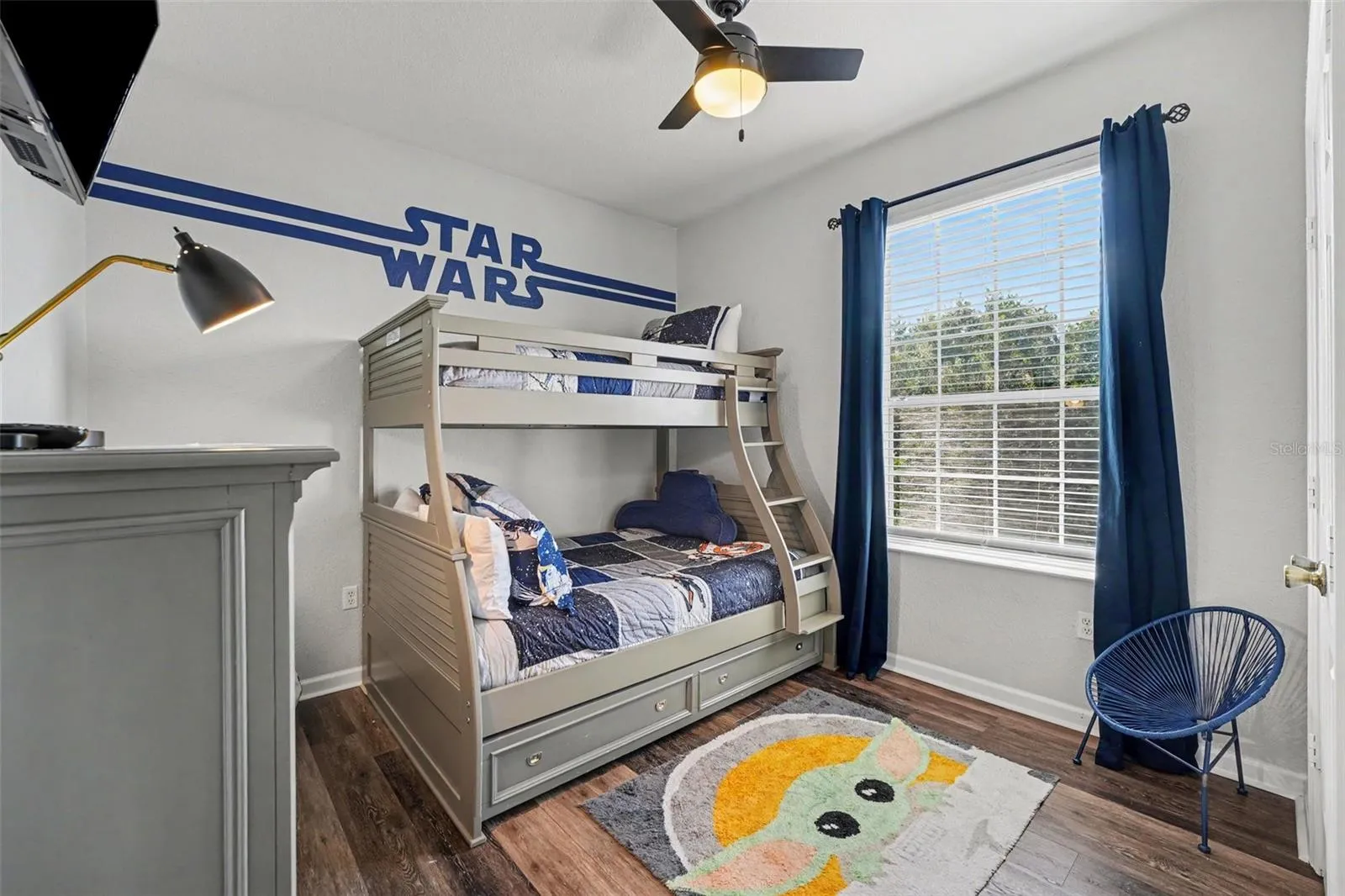 Star Wars bedroom with pool and splash-pad views!