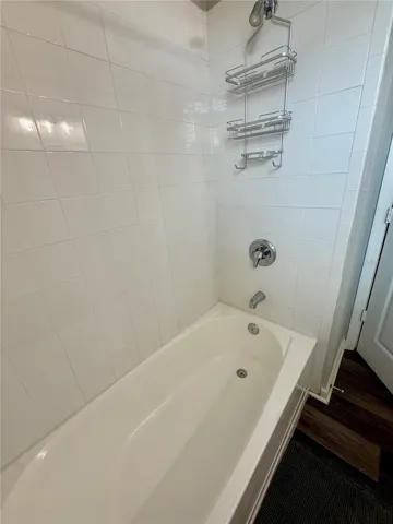 Second bath - shower/tub combo