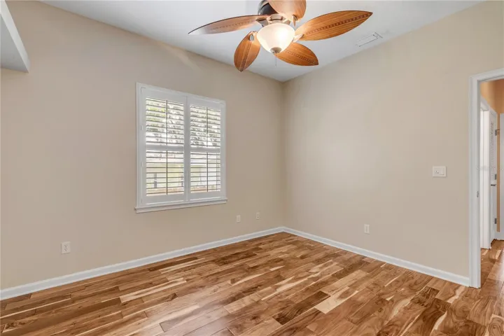 Middle Bedroom