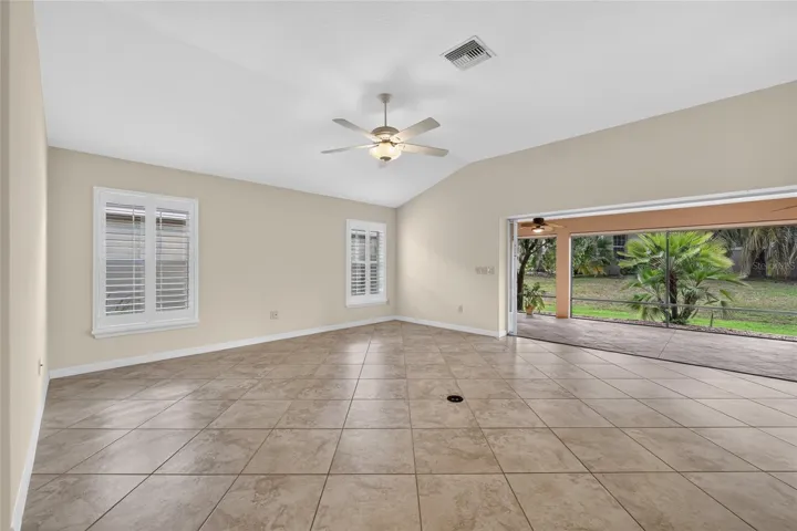 Living Room to Lanai