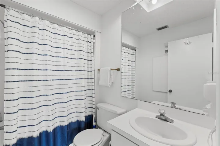Ensuite with bath/shower