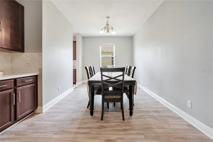 Dining Room - Dry Bar
