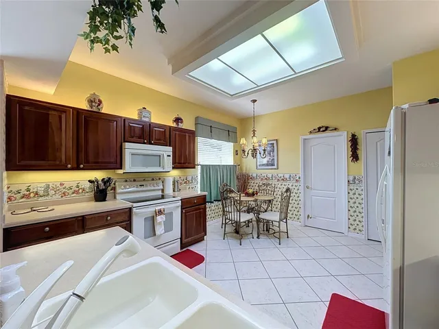 Kitchen with eat in area