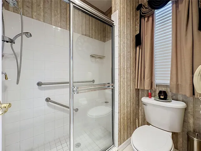 Primary En-Suite Bathroom