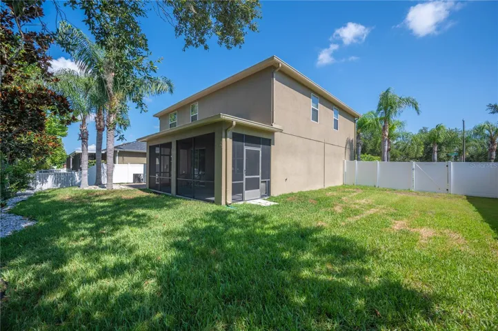 Large Fenced yard