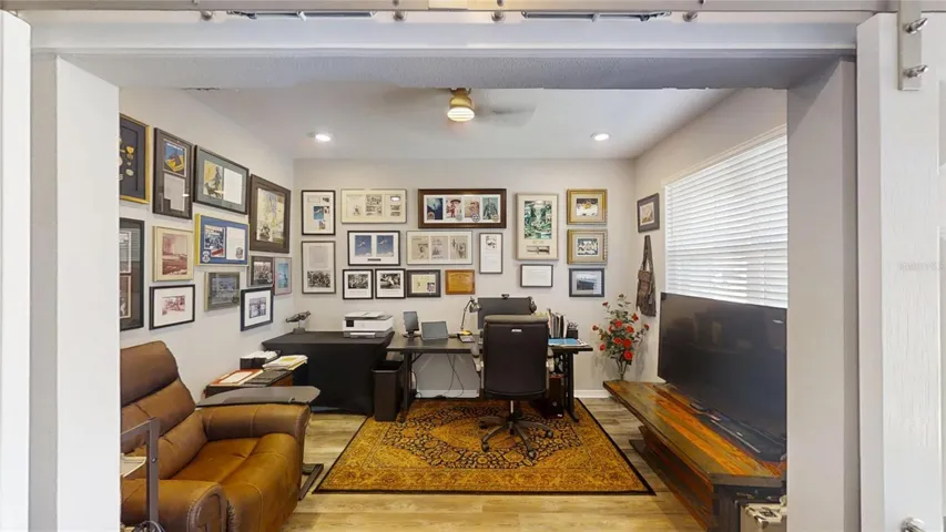 OFFICE OR BONUS ROOM