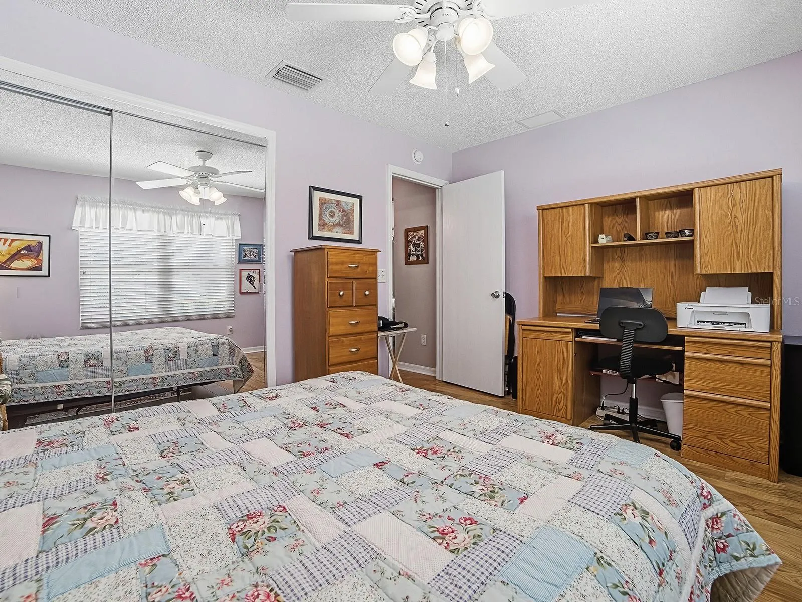 Guest Room - Office