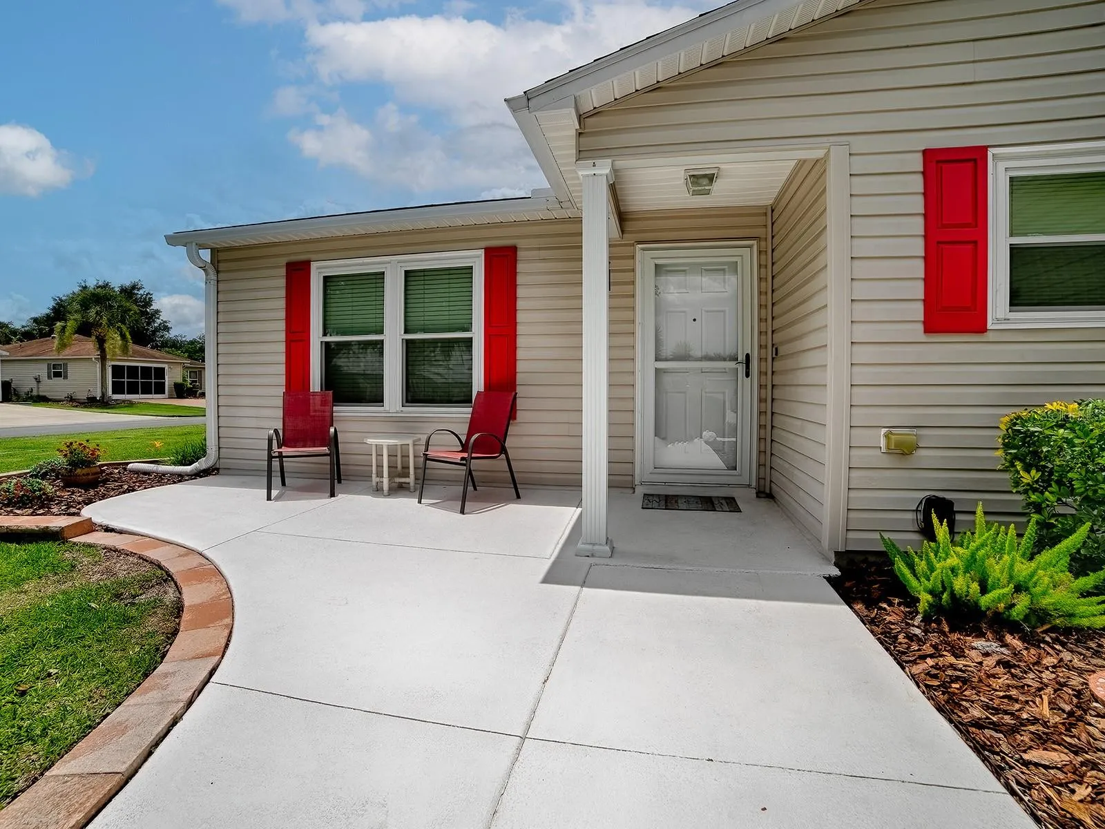 2 Bed ~ 2 Bath