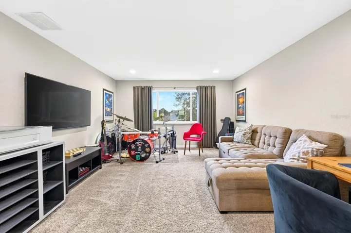 Bonus room off the loft.