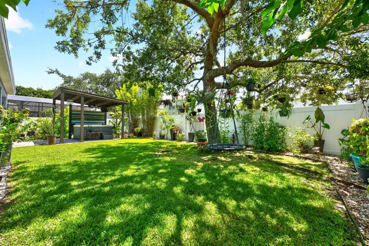 Fully fenced private back yard.