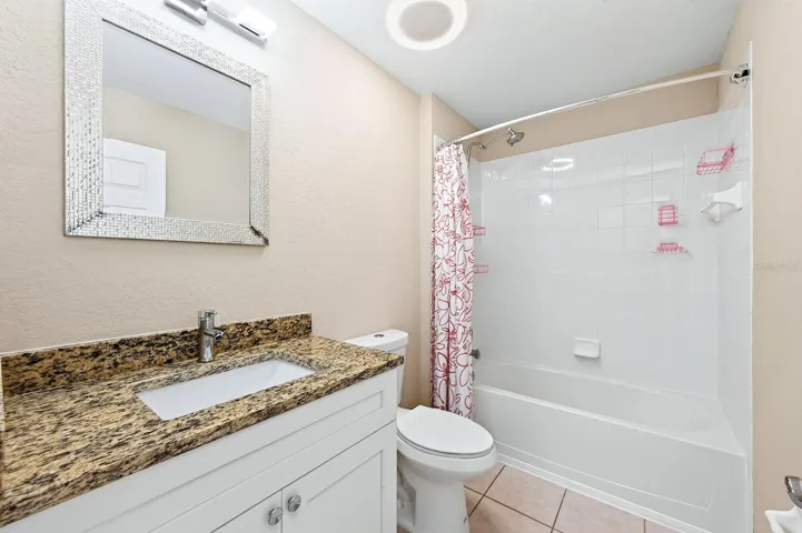 Full guest bath.