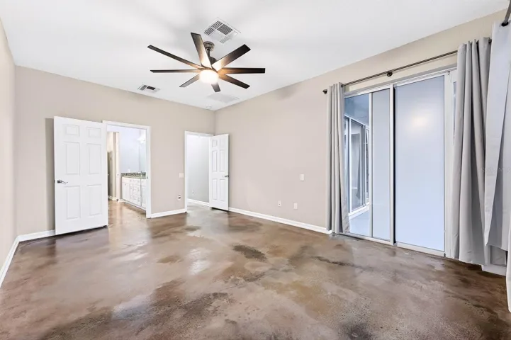 Main floor primary suite.