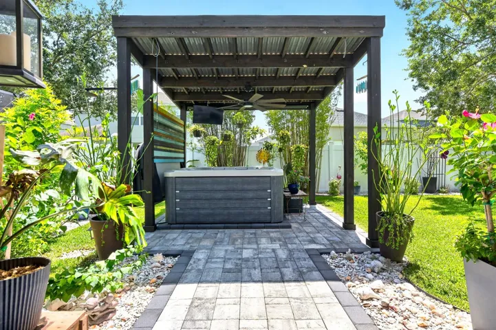 Relax and unwind, a private retreat right outside your back door!