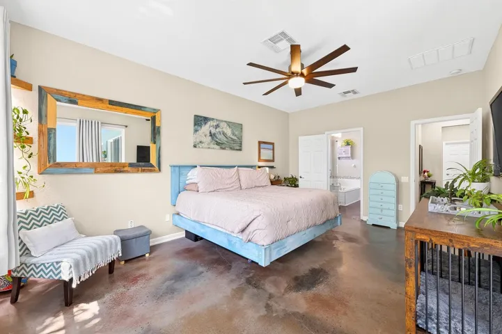 Main floor primary suite.