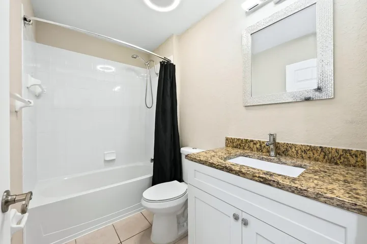 Full guest bath.