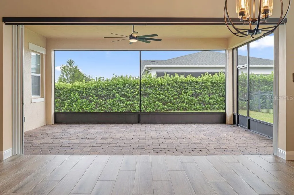 Lanai pocket sliding doors