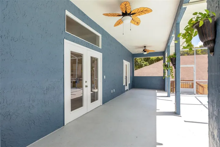 Covered area on screened pool deck