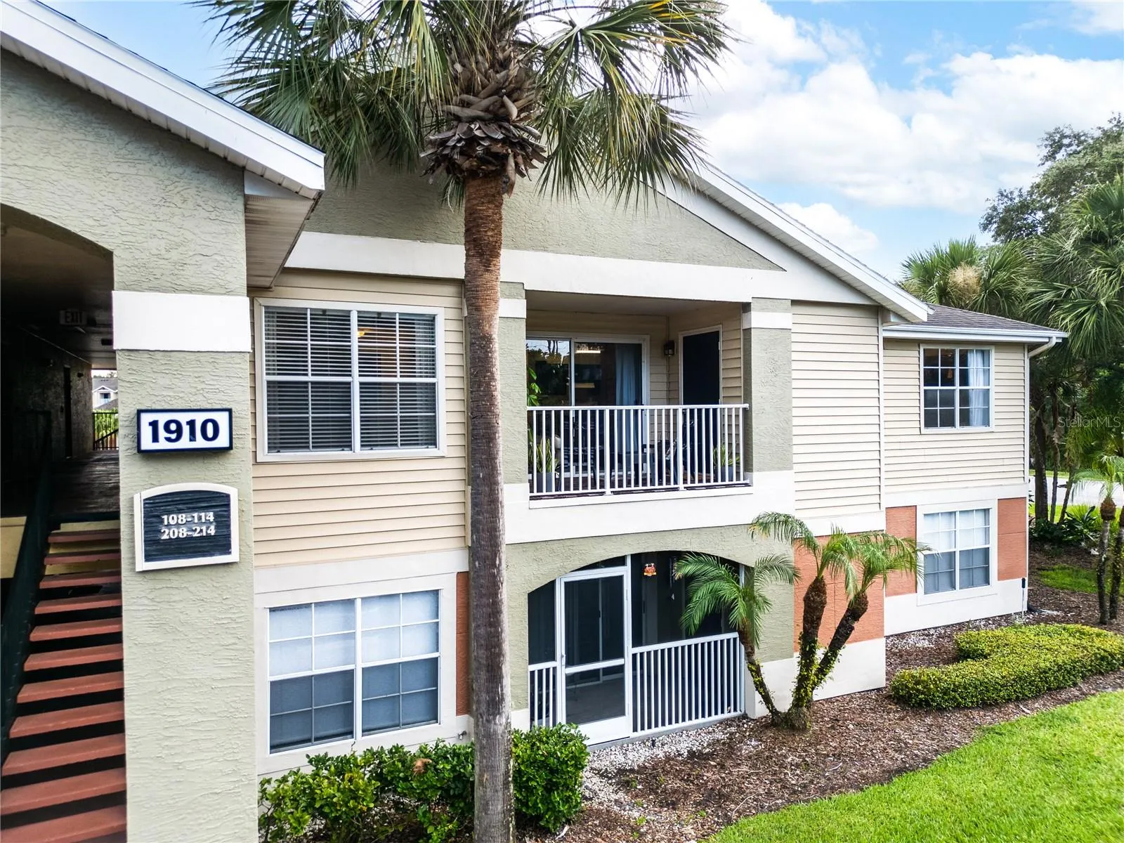 1910 Summer Club Dr APT #212