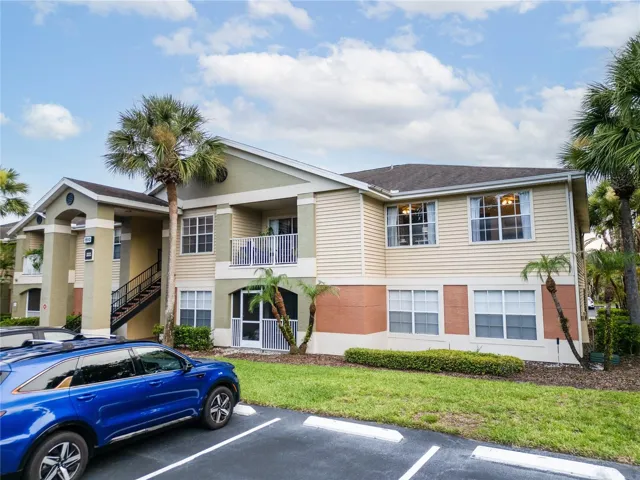 1910 Summer Club Dr APT #212