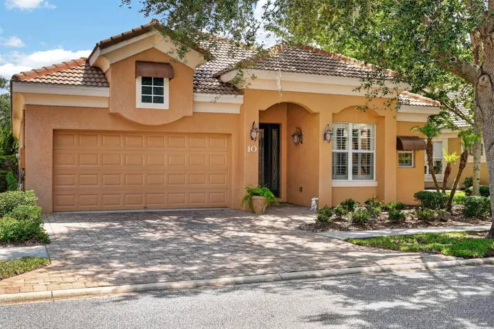 10 Lakeside Way