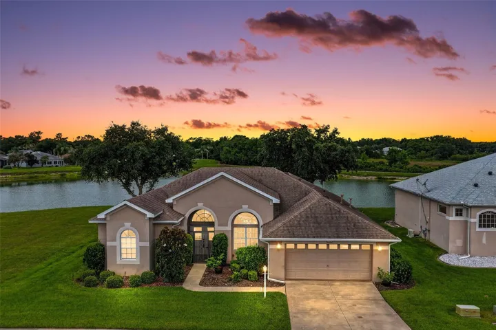 A Legacy of Leesburg waterfront home:)