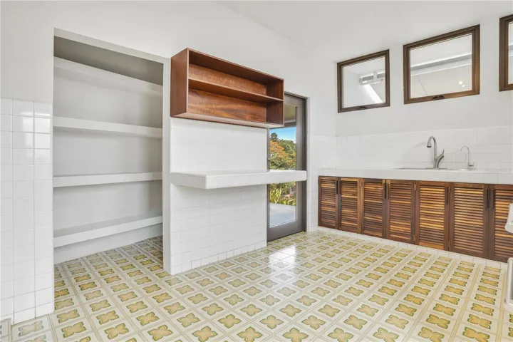 Kitchen/Pantry