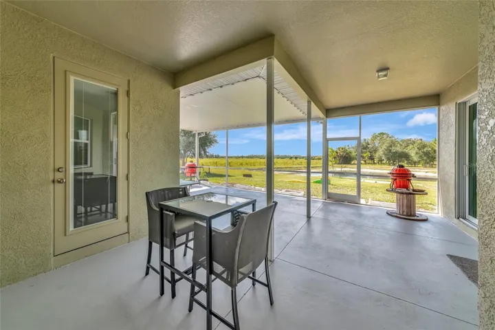 Large covered screened in lanai