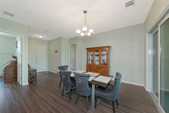 Dining room or could be a second living area