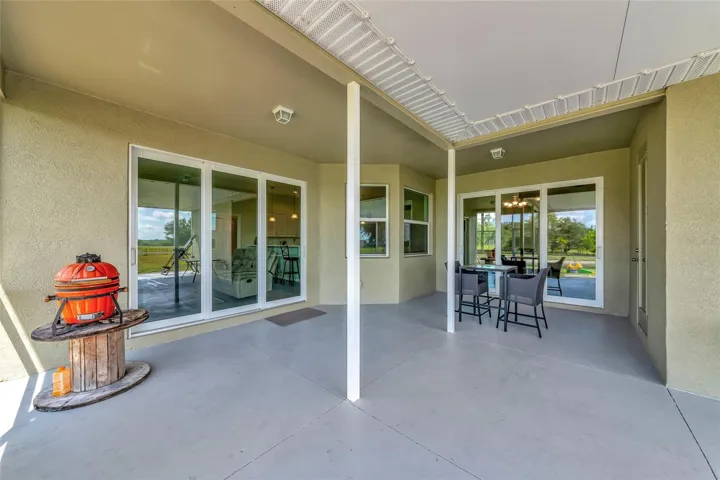 Large covered screened in lanai