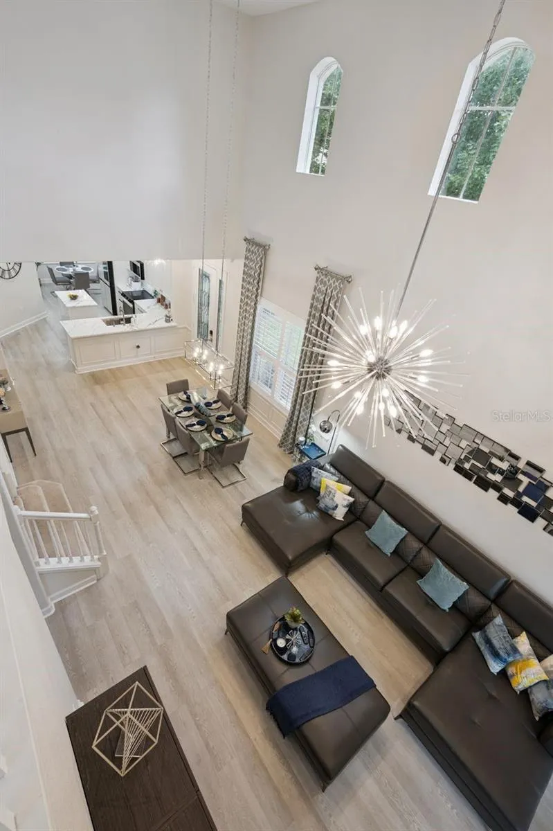 AMAZING NATURAL LIGHT IN THIS UNIT..