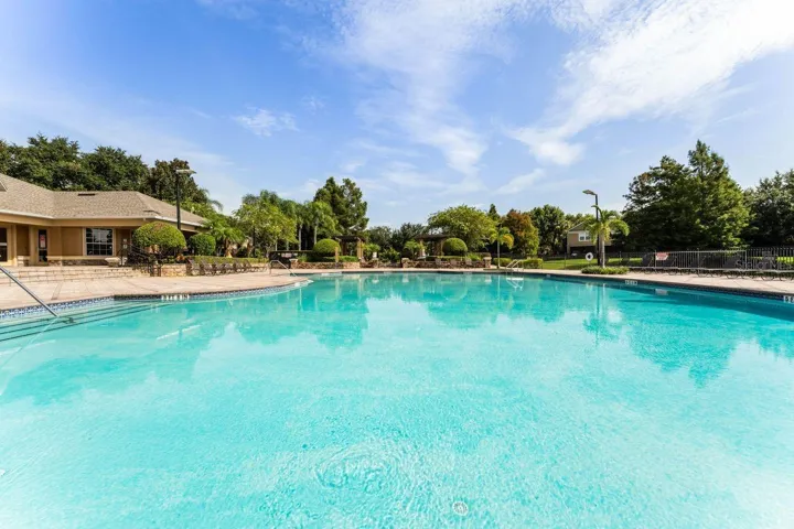 HUGE POOL TO ENJOY ALL YEAR!