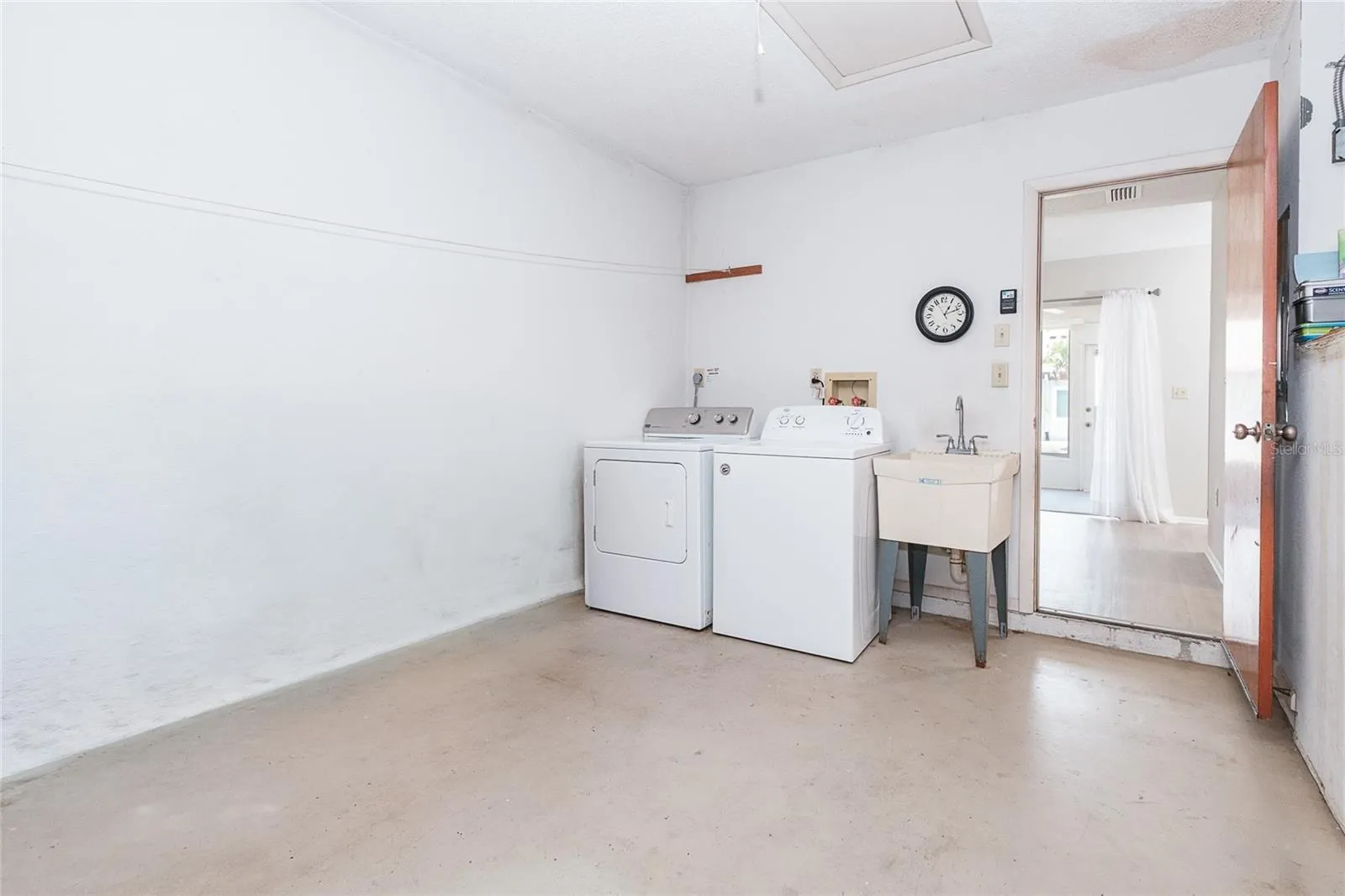 Washer & dryer in garage
